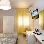 City Hotel