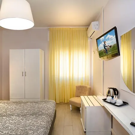 City Hotel