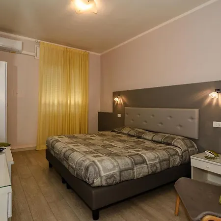 City Hotel Hotel