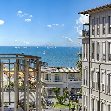 City Hotel 3* Viareggio